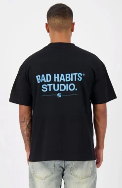 BAD HABITS STUDIO. T-SHIRT | Zwart