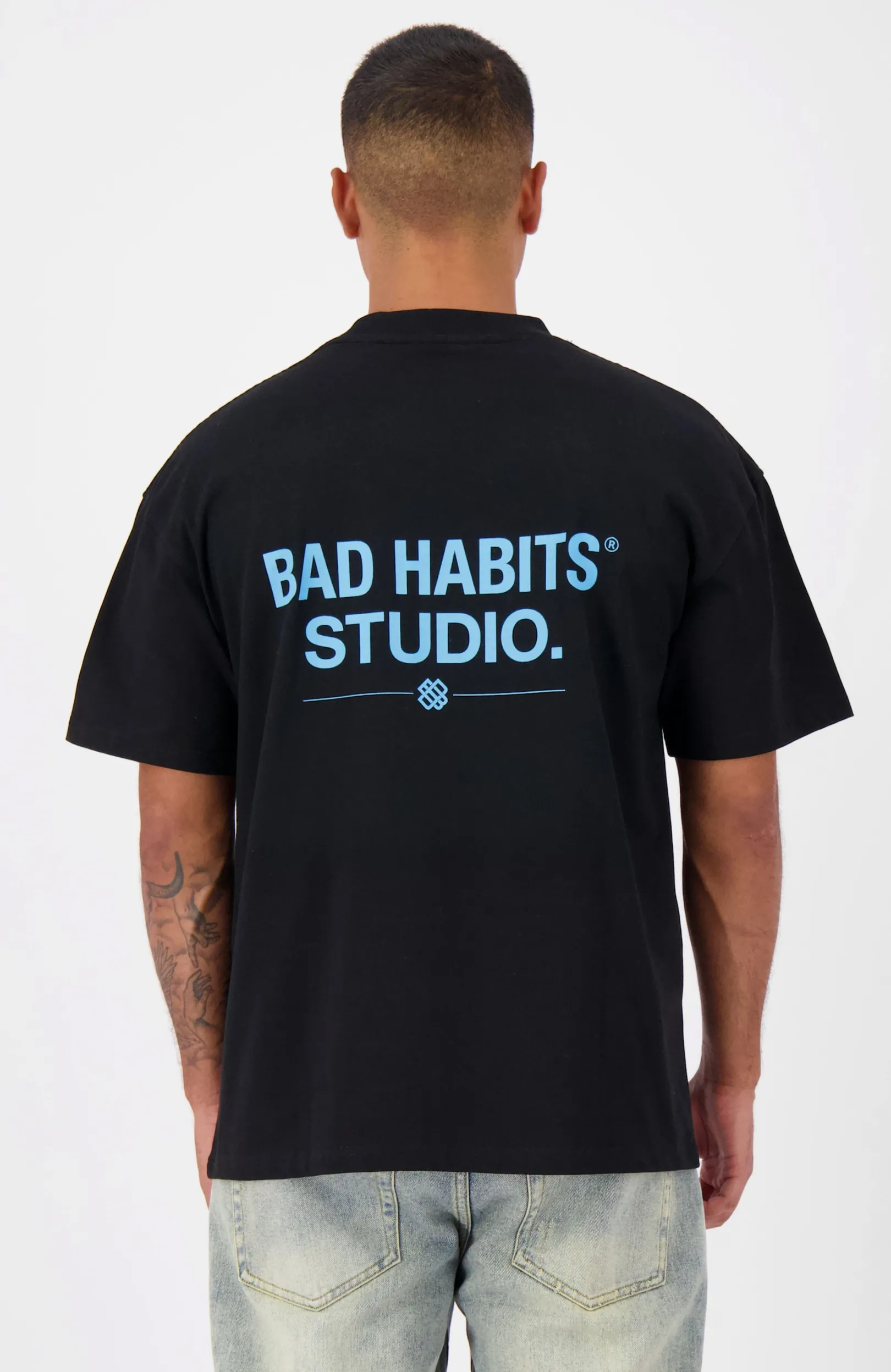 BAD HABITS STUDIO. T-SHIRT | Zwart