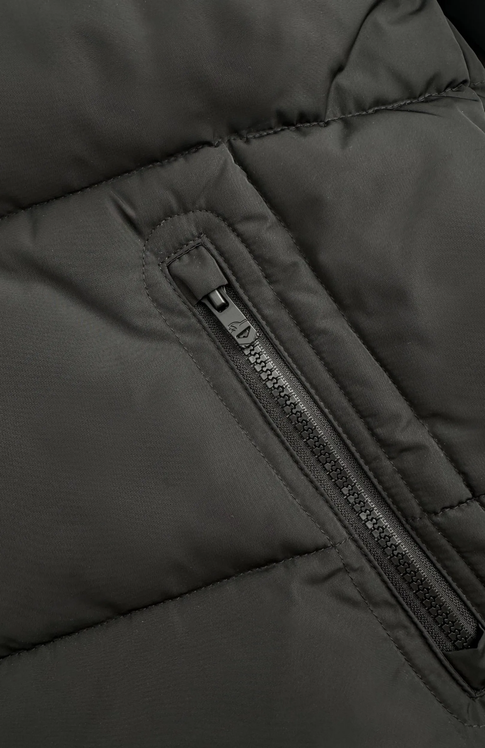 BLOCK PUFFER JACKET | Zwart