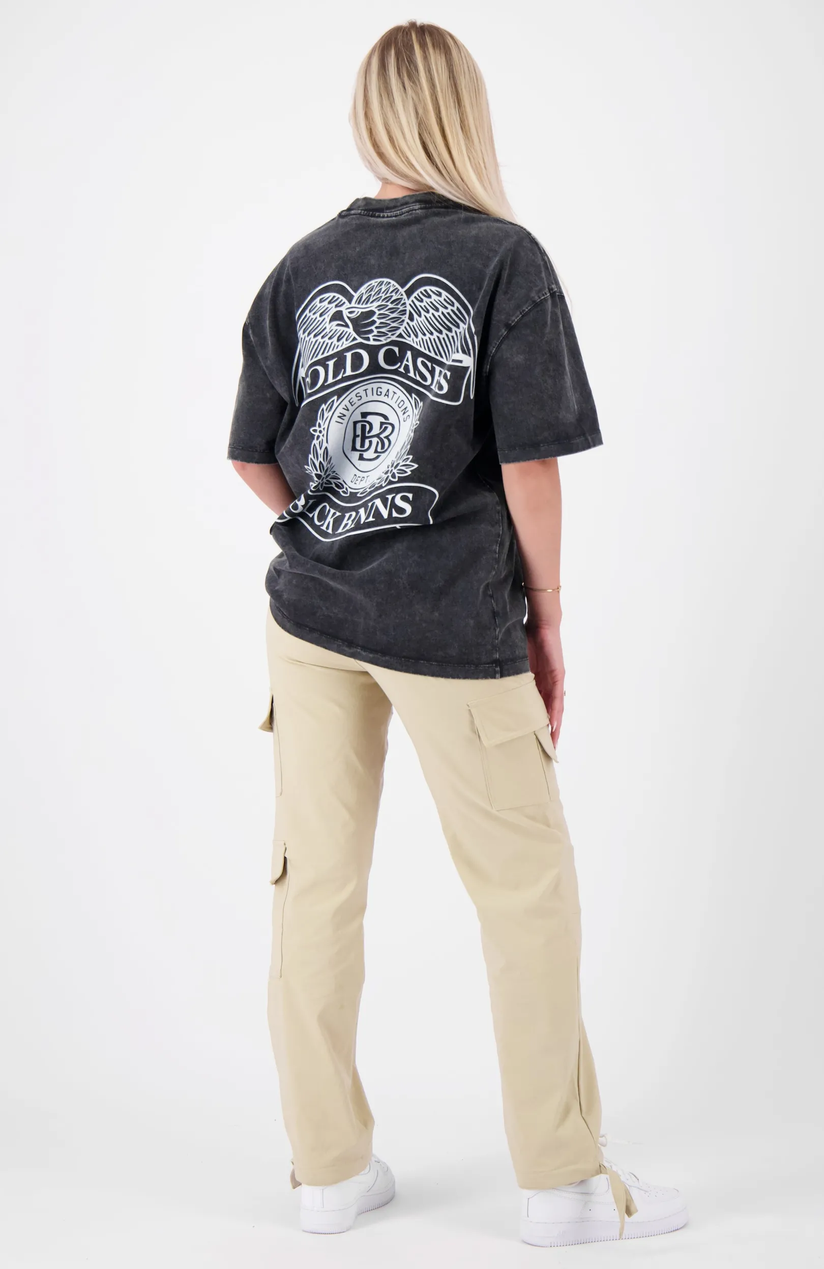 COLD CASES T-SHIRT | Zwart