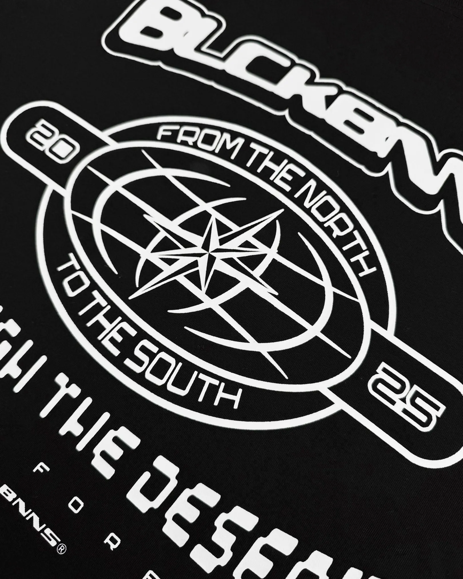 COMPASS T-SHIRT | Zwart
