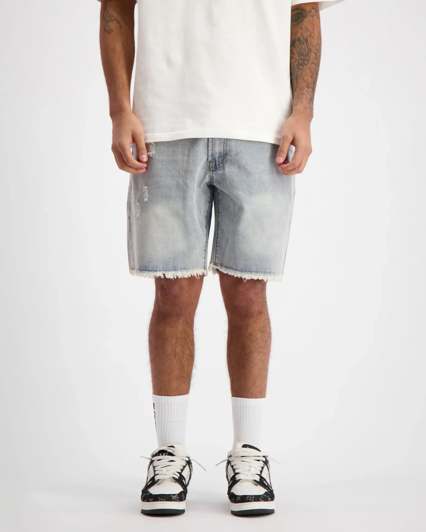 CUT OFF DENIM SHORTS | Lichtblauw