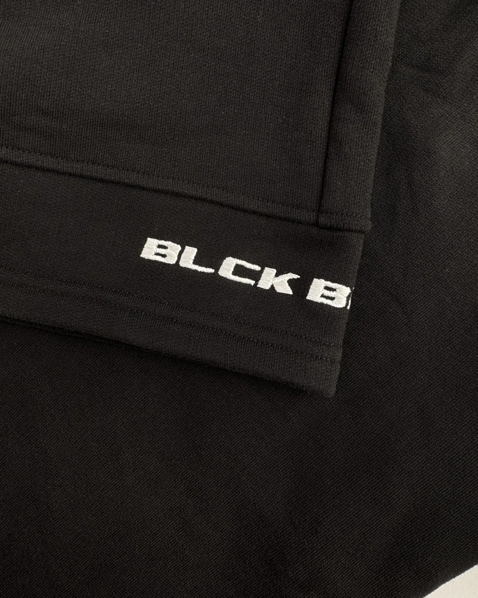 FORCE SWEATSHORTS | Zwart