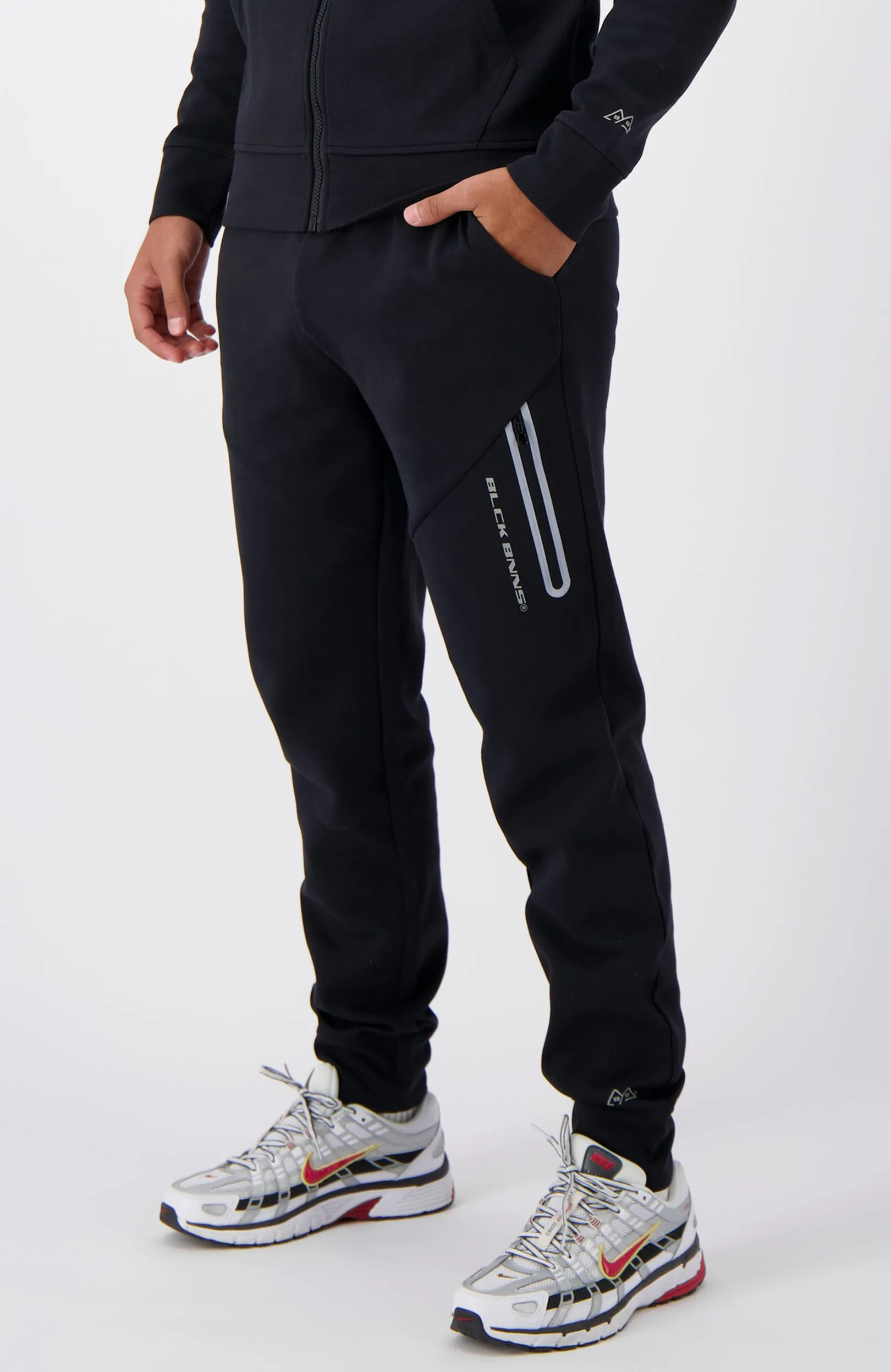 INITIAL GLOW SWEATPANTS | Zwart