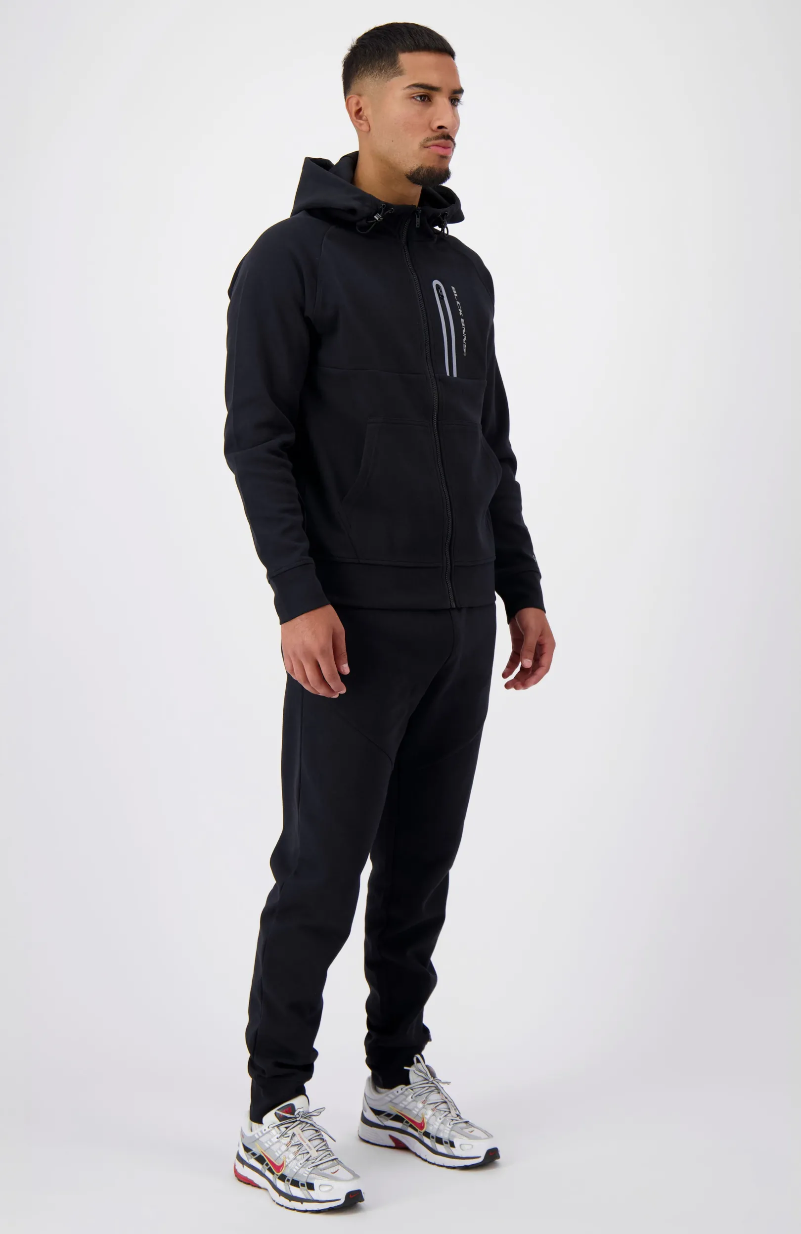 INITIAL GLOW TRACKSUIT | Zwart