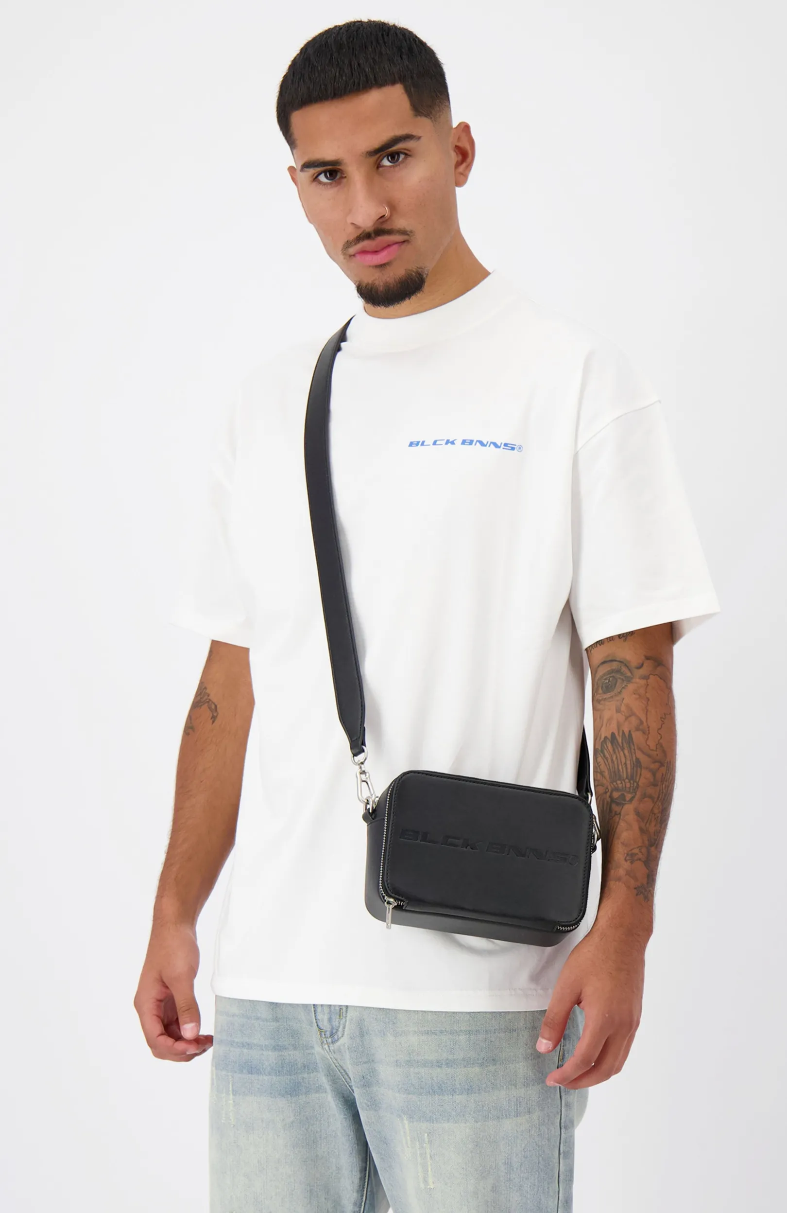 INITIAL SHOULDERBAG | Zwart