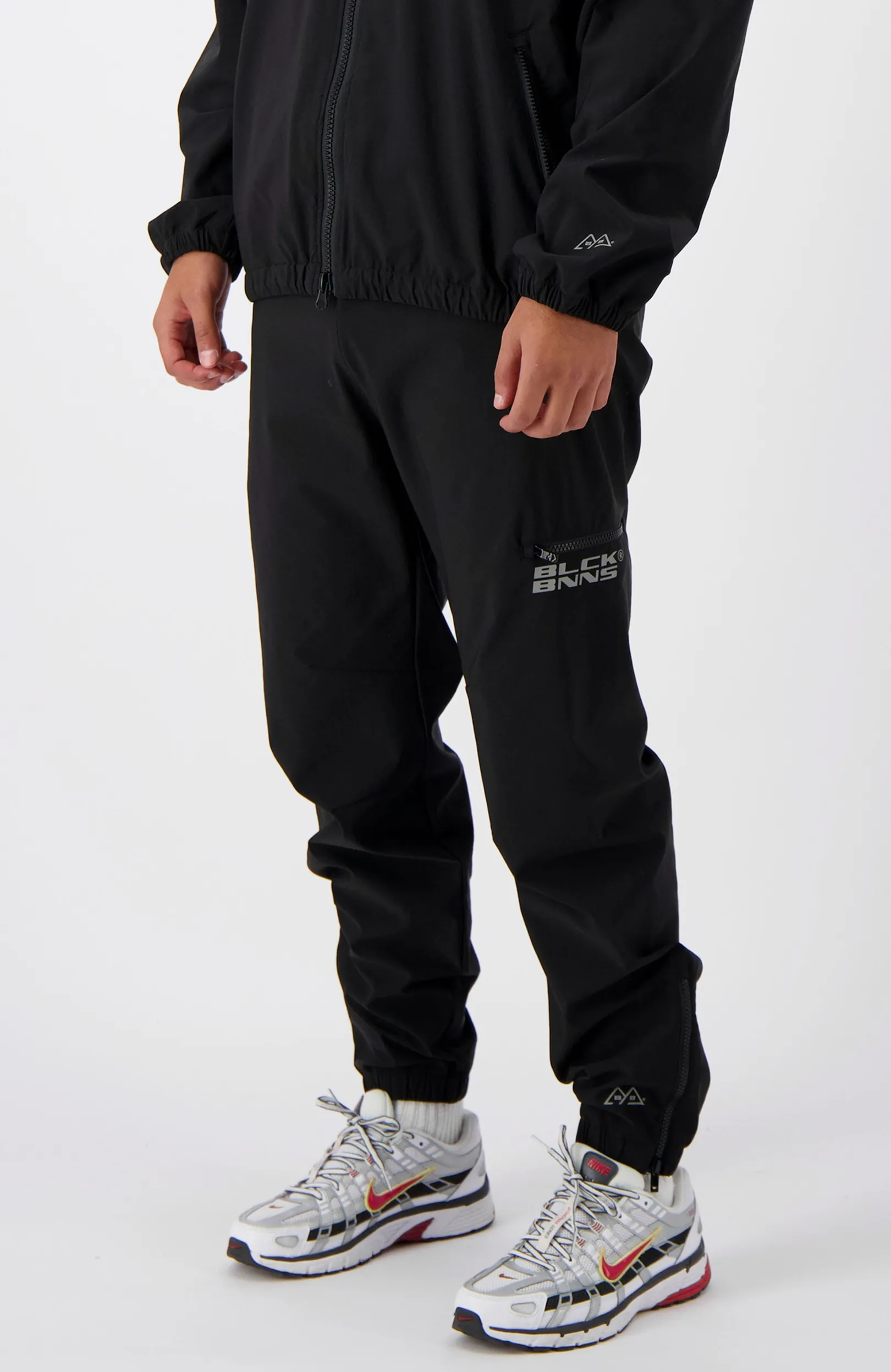 INITIAL TECH TRACKPANTS | Zwart